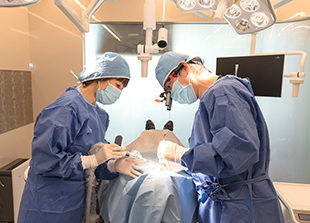 各専門分野のエキスパートが高度な治療に対応いたします