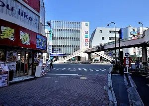 4.交差点を左折します。