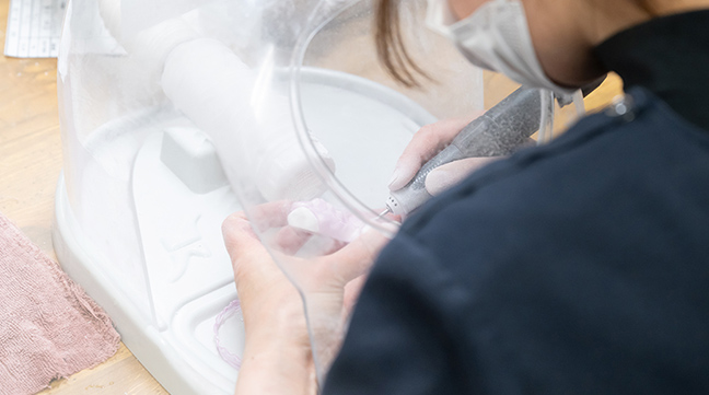 細かな微調整も可能高精度アライナー